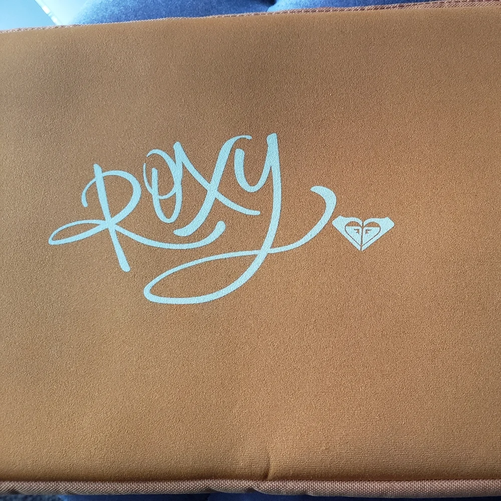 Roxy IPad Tablet eBook laptop Sleeve Case 15 Inches
